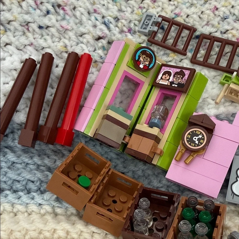 Lego Pink and Green Building Set with Accessories lot decor fence crates